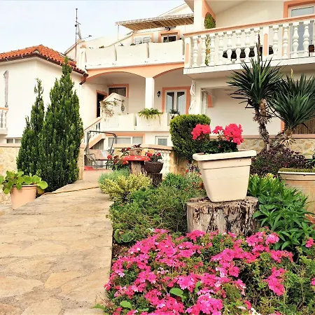 Apartament Katicin