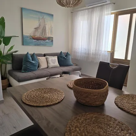 Apartament Katicin