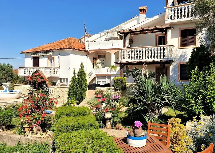 Апартаменты Katicin *